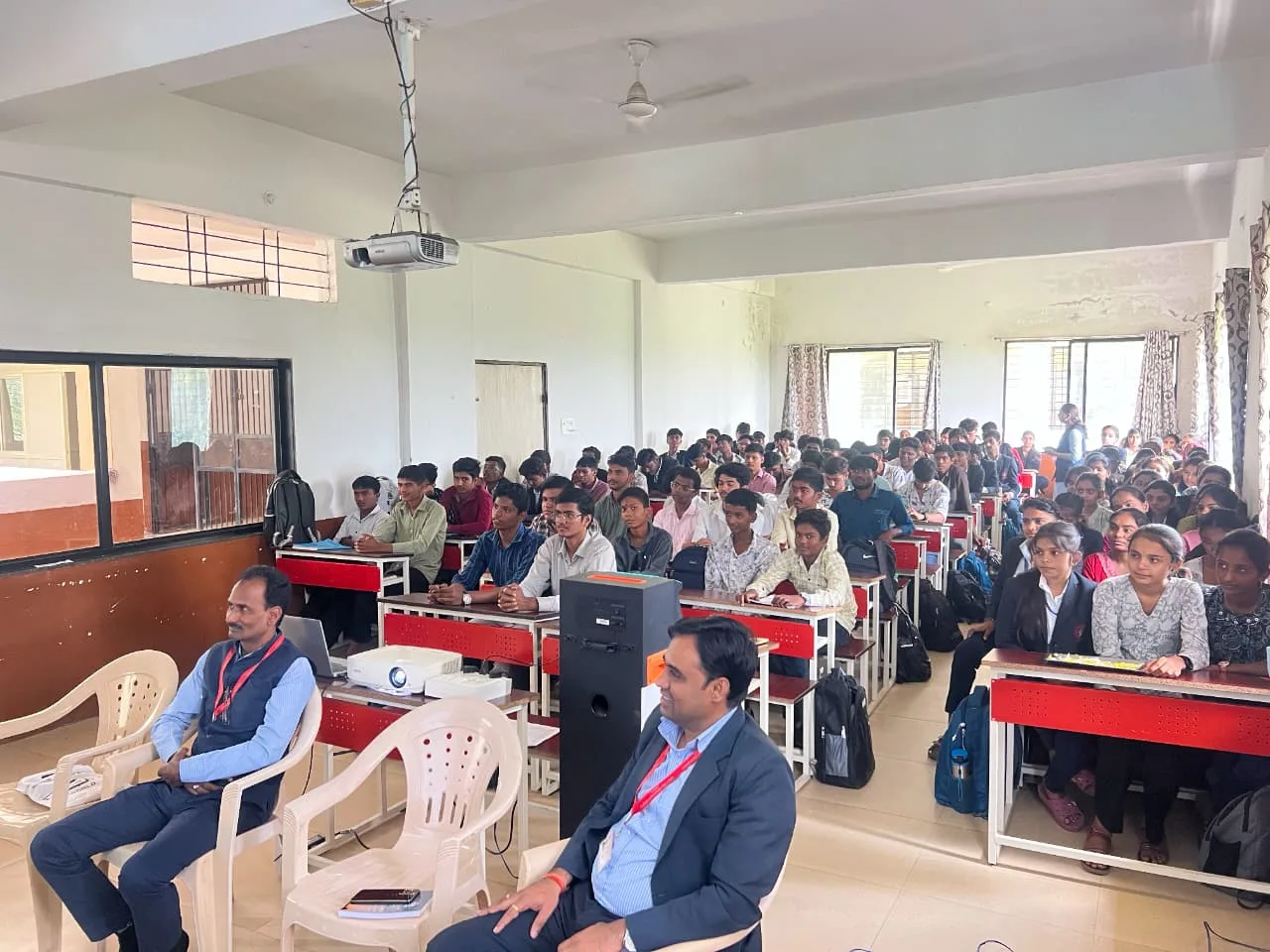 संविधानिक मूल्यांच्या जपणुकीत विद्यार्थ्यांची भूमिका